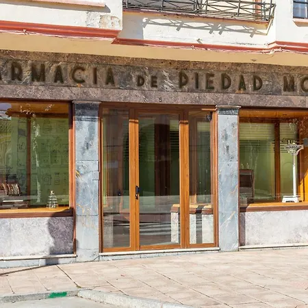 Turistico 'botica Moro' 보냐르